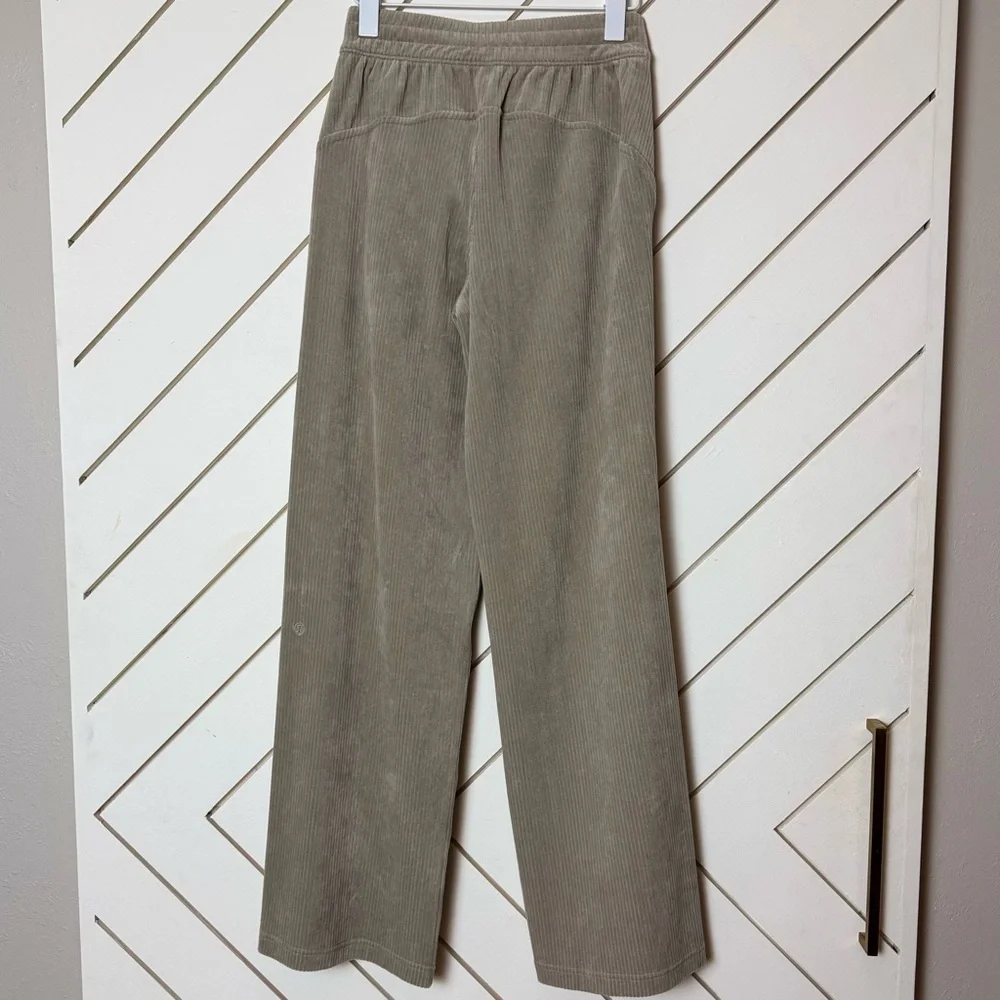 Lululemon | Mid-Rise Wide-Leg Pant Velvet Cord | Warm Ash Gray | Size 4 - Picture 9 of 13